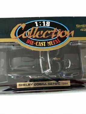 1:18 Collection Die-Cast Metal Shelby Cobra 427S/C Model - Black & Gold